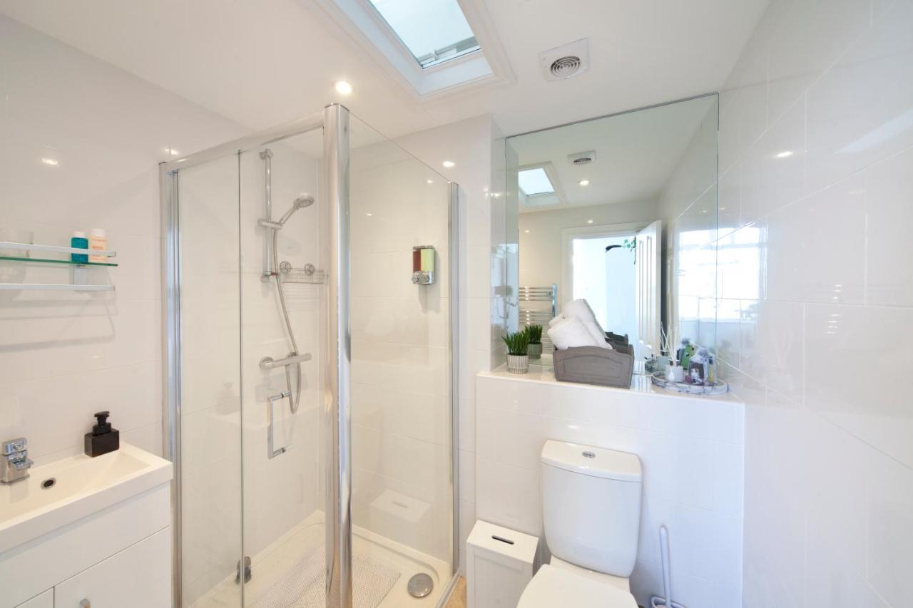 Beachfront Compact Coastal Crib, Direct Sea Views & Air Conditioning Littlestone-on-Sea Eksteriør billede